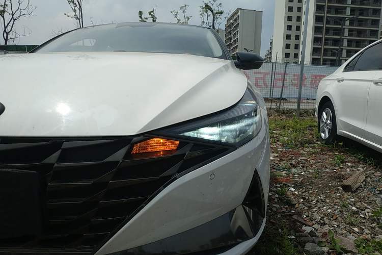 Used Hyundai Elantra 2021 1.5L CVT LUX Prestige Edition Left Front Headlight