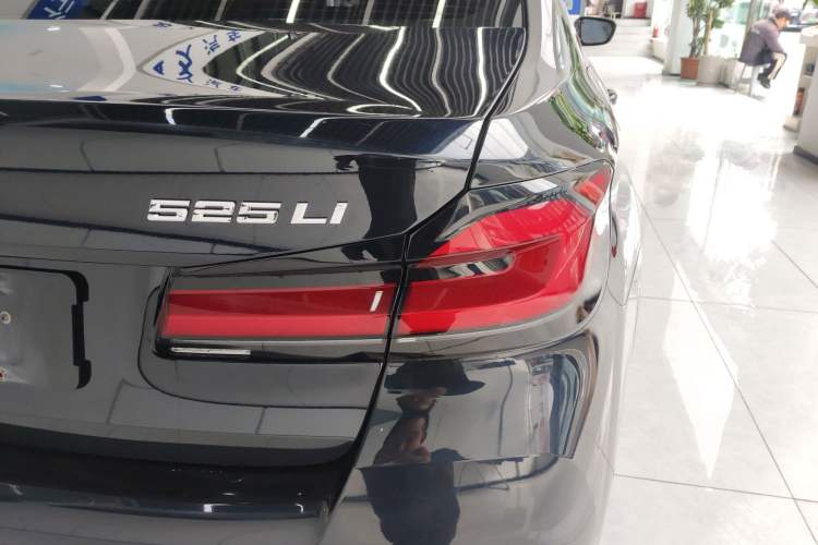 Used BMW 5 Series 2022 Restyled 525Li M Sport Package