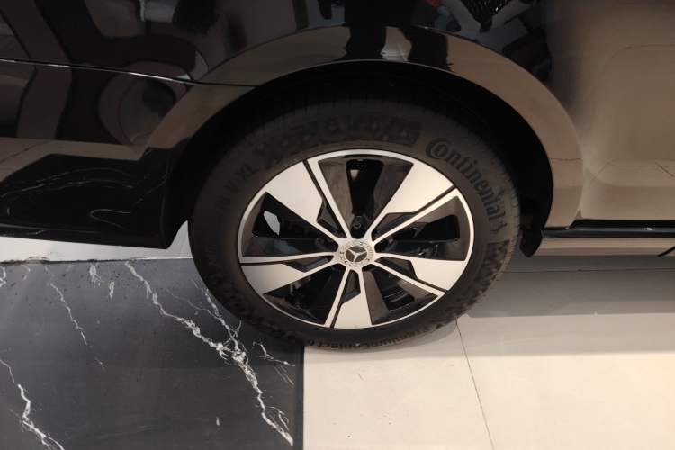 Used Mercedes-Benz V-Class 2022 V 260 L Long Wheelbase Prestige Edition Right Rear Wheel Hub