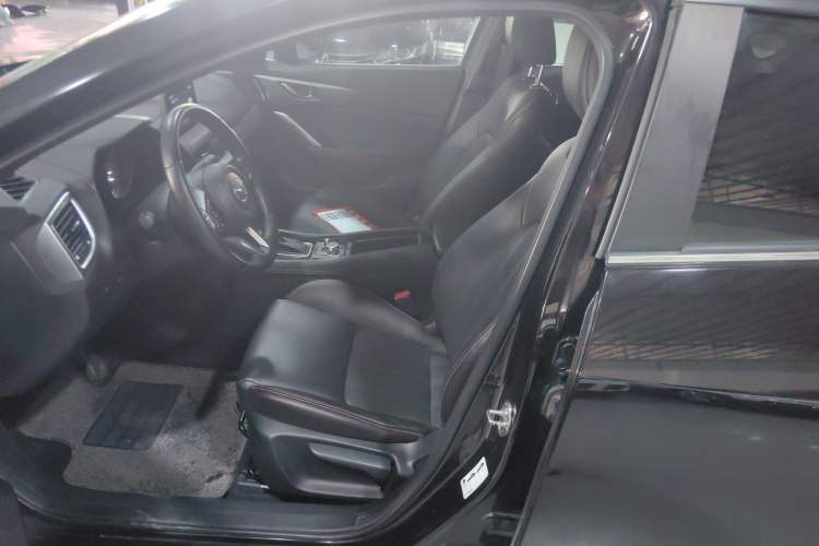 Used Mazda CX-4 2018 2.0L Automatic Two-Wheel Drive Blue Sky Premium Upgrade Version China VI Standard
