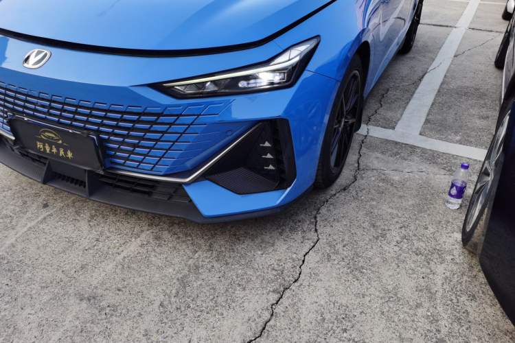 Used Changan UNI-V 2022 1.5T Prestige Version