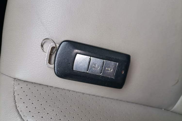 Used Mitsubishi Outlander 2010 Kinhui 2.4 Fashion Edition Vehicle Key