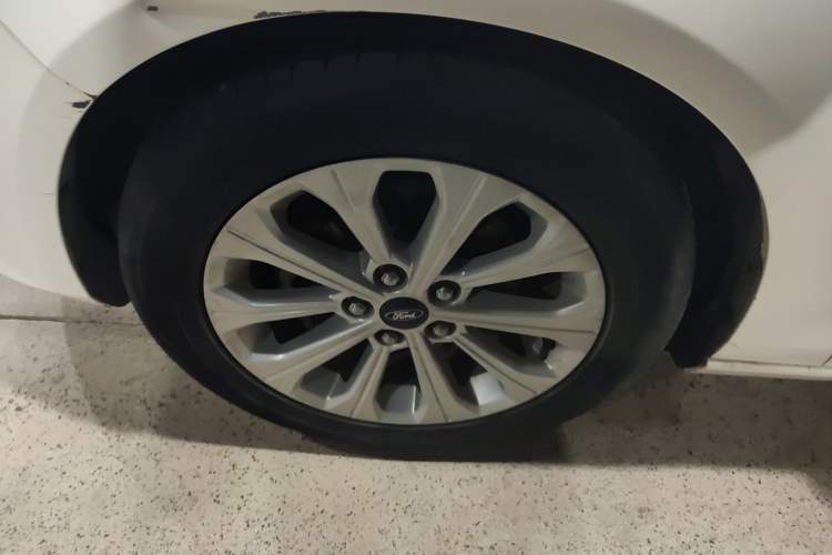 Used Ford Escort 2015 1.5L Manual Fashion Edition