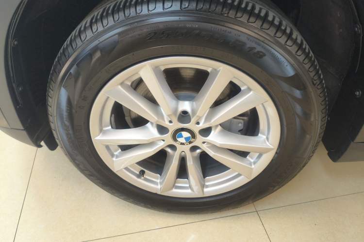 Used BMW X5 2015 xDrive28i
