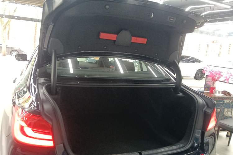 Used BMW 5 Series 2020 525Li M Sport Package