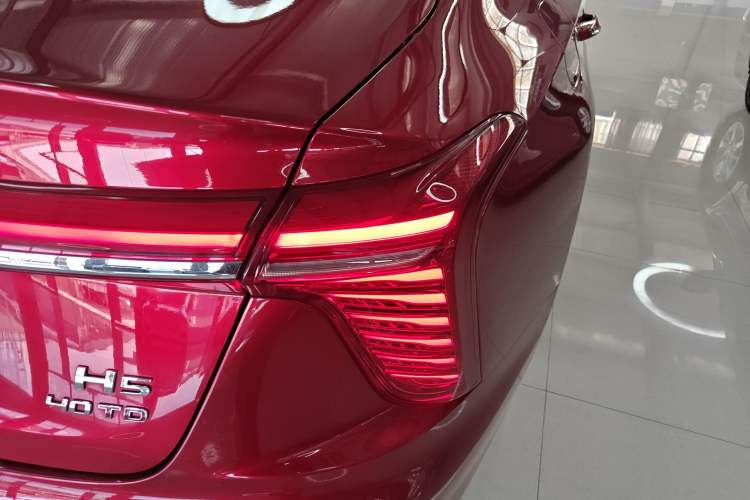 Used Hongqi H5 2023 2.0T Automatic Smart Connect Flagship Edition
