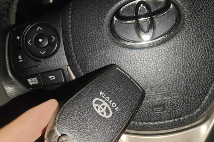 Used Toyota RAV4 2013 2.5L Automatic 4x4 Elite Edition Vehicle Key