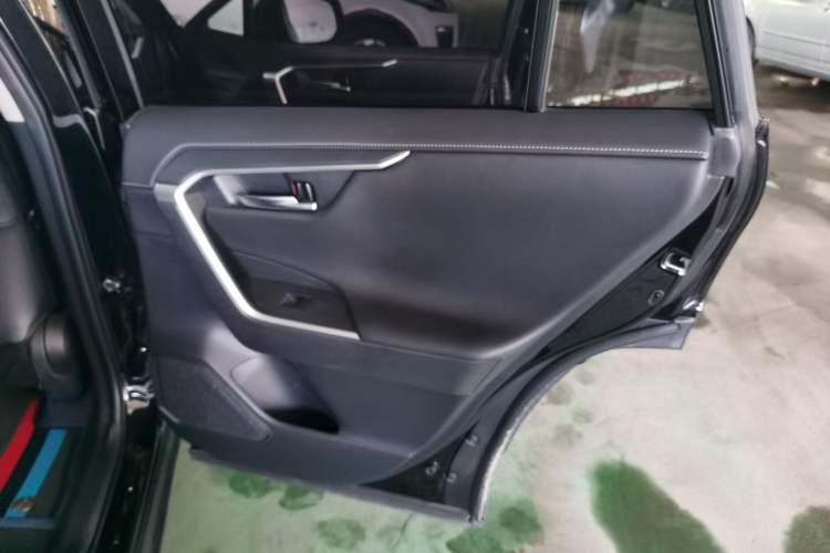 Used Toyota Wildlander 2022 2.0L CVT Two-Wheel Drive Luxury PLUS Edition
