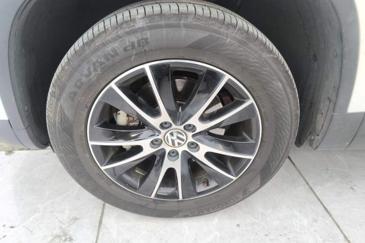 Used Volkswagen Tiguan L 2015 1.8TSI Automatic Two-Wheel Drive Luxury Model