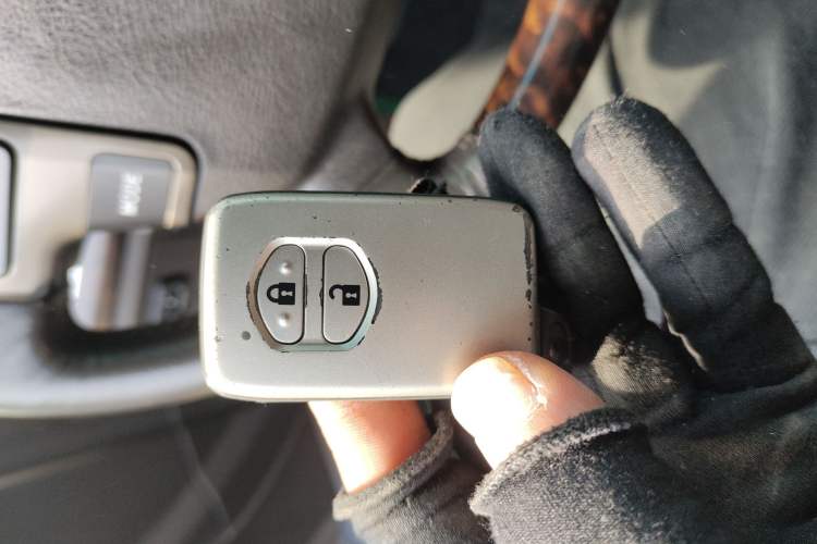 Used Toyota Land Cruiser 2010 4.0L Automatic VX
