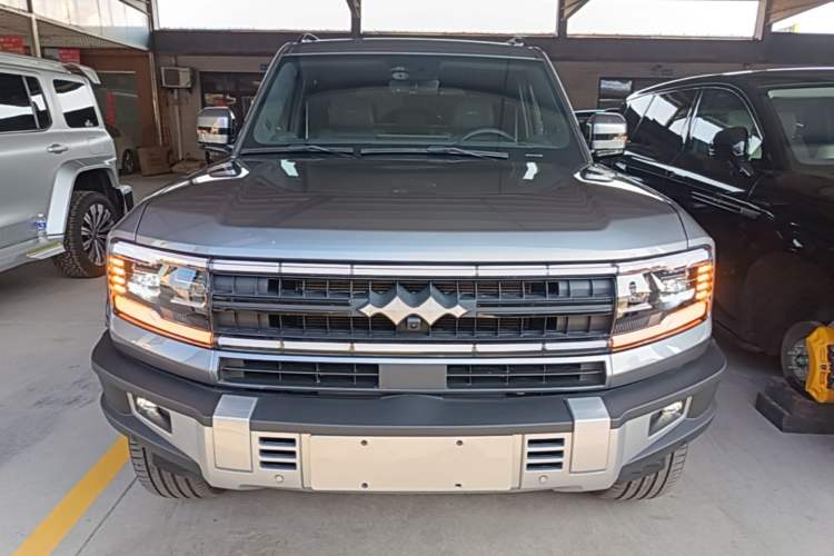 Used Formula Leopard 5 2023 Navigator Edition