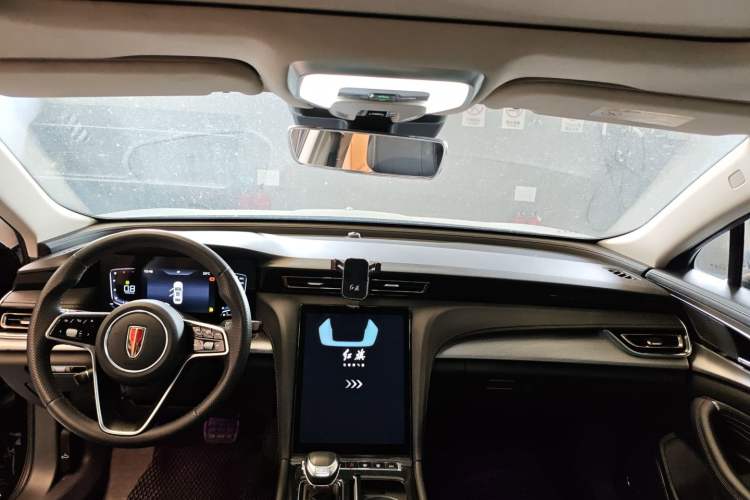 Used Hongqi H5 2024 1.5T DCT Smart Connect Flagship Edition Center Console