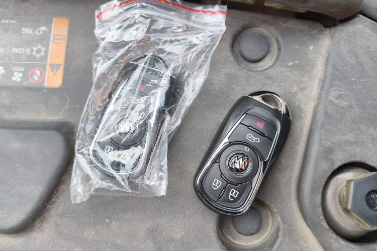 Used Buick GL8 2021 Land Cruiser Executive Class 652T Luxury Model
