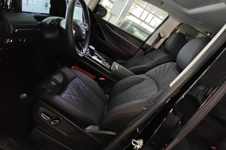 Used GAC Trumpchi M8 2024 Master Series 400T Prestige Edition Left Front Seat