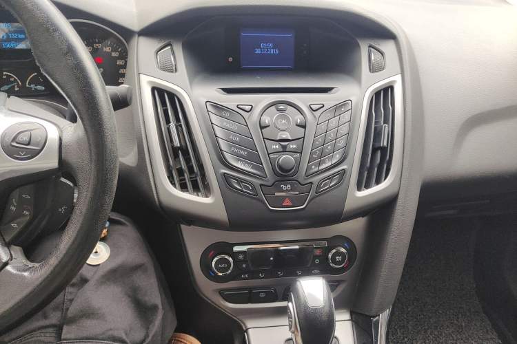 Used Ford Focus 2012 Sedan 1.6L Automatic Fashion Edition