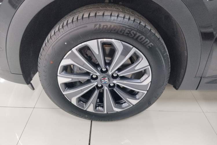 Used Buick Envision 2025 Encore Plus 28T Two-Wheel-Drive Platinum Edition
