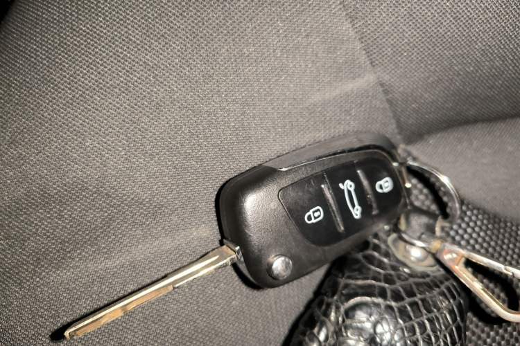 Used Bestune X80 2013 2.0L automatic comfort version