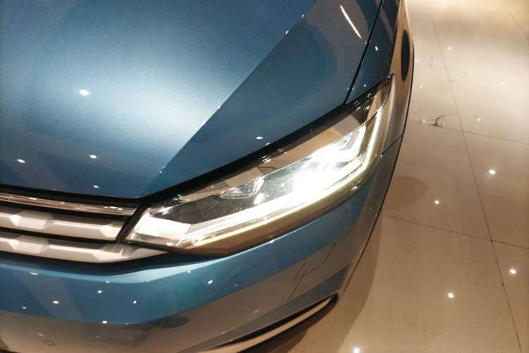 Used Volkswagen Touran 2018 Volkswagen Touran L 280TSI DSG Boundary Edition 7 Seats China VI Standard
