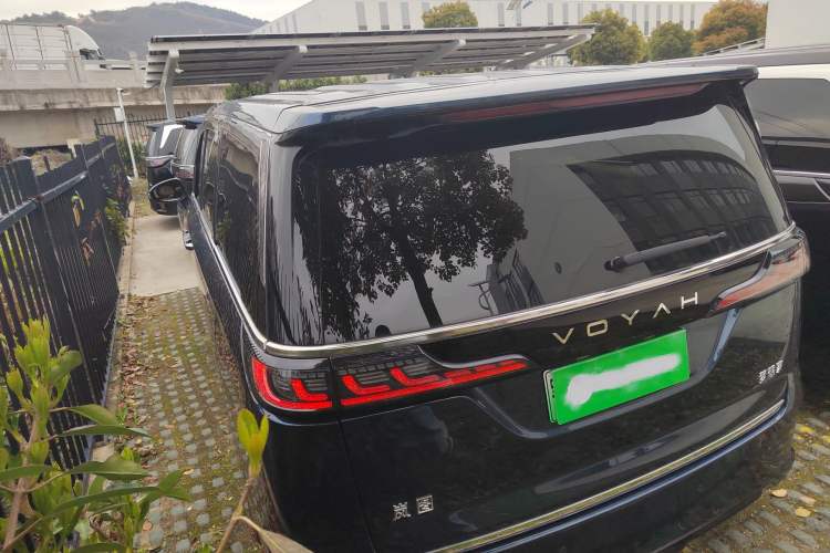 Used VOYAH Dream 2025 PHEV Four-Wheel-Drive Flagship Kunpeng Edition
