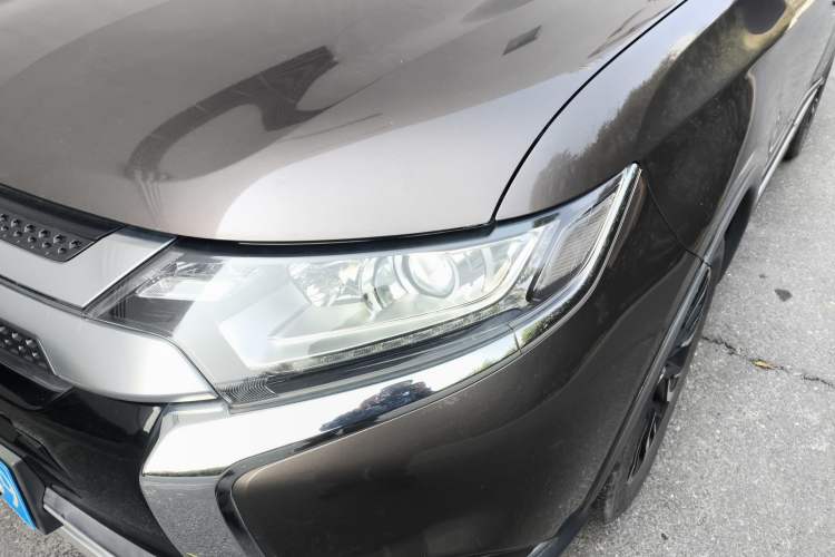 Used Mitsubishi Outlander 2019 2.0L Two-Wheel Drive Comfort Edition 5 Seats China VI Standard