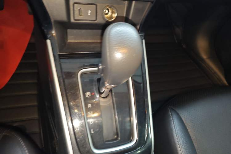 Used Nissan Sylphy 2021 Classic 1.6XL CVT Luxury Edition Gear Lever