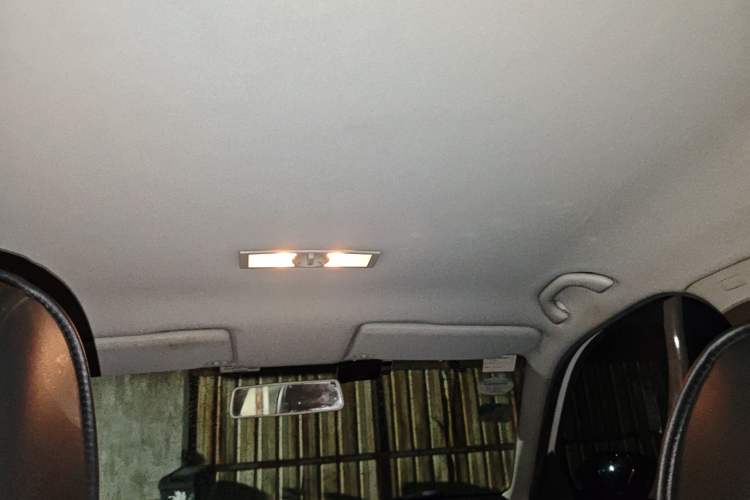 Used Volkswagen Lavida 2013 Revised Classic 1.6L Automatic Fashion Edition Headliner