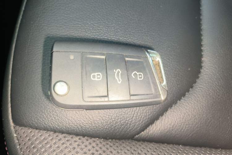 Used Volkswagen Tayron 2022 280TSI Two-Wheel Drive Luxury Smart Connectivity Version Vehicle Key