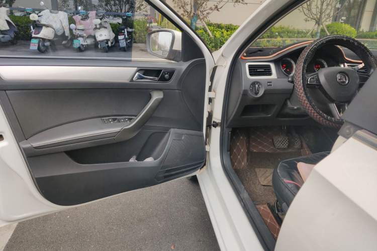 Used Skoda Rapid Spaceback 2018 1.6L Automatic Comfort Edition