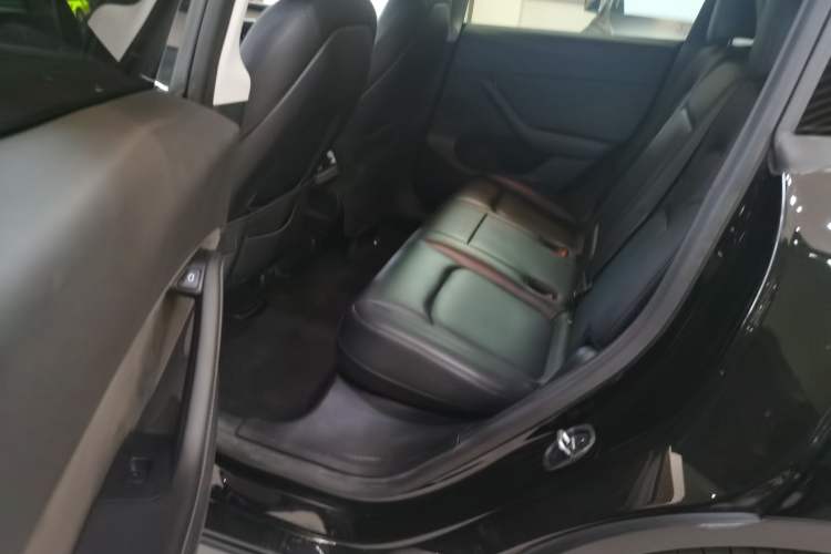 Used Tesla Model Y 2022 Rear-Wheel-Drive Version Left Rear Seat