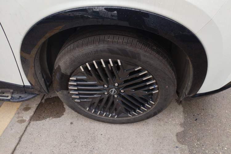 Used Nissan Pathfinder 2024 380 VC-TURBO Four-Wheel Drive Intelligent Driving Version 6 Seats Right Front Wheel Hub