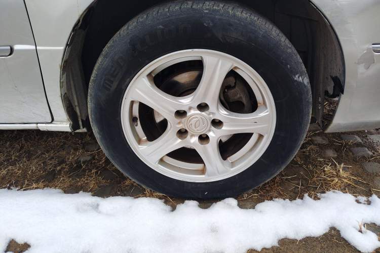 Used Dongfeng Shuaike 2011 1.6L Manual Comfort 7-Seater