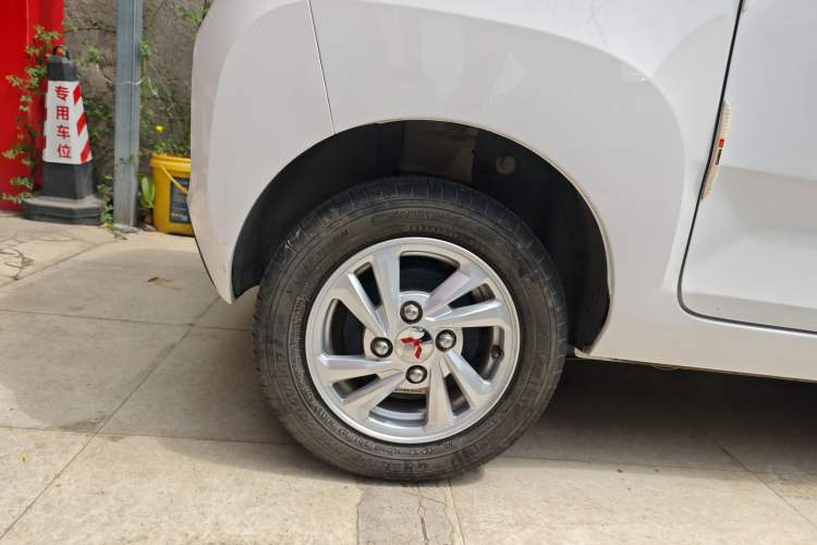 Used Wuling Hongguang MINIEV 2020 Enjoyment Model Lithium Iron Phosphate Right Rear Wheel Hub