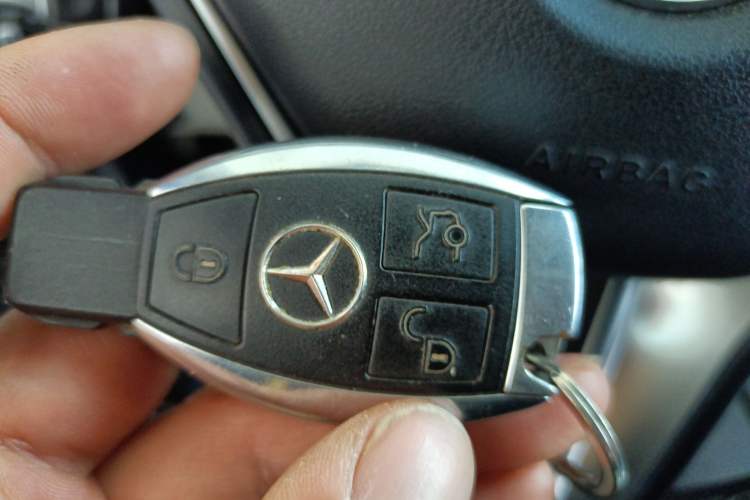 Used Mercedes-Benz GLK-Class 2013 GLK 300 4MATIC Dynamic Sunroof Model