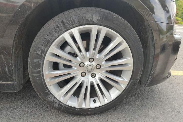 Used Chrysler 300C 2013 3.6L Premium Edition
