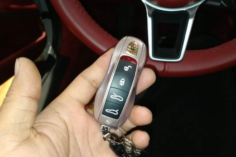 Used Porsche 718 2022 Cayman 2.0T
