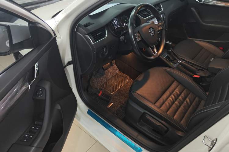 Used Skoda Octavia 2017 1.6L Automatic Smart Drive Edition