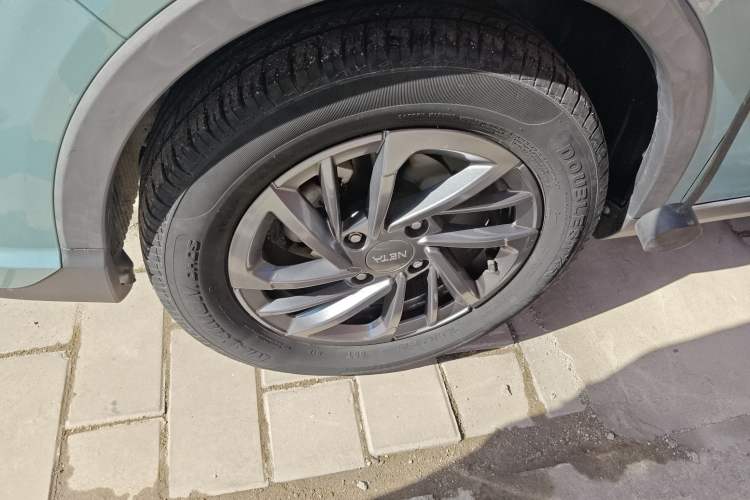 Used NETA V 2021 Standard Range Entertainment Version – Upgraded Model Left Front Wheel Hub