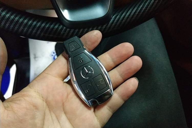 Used Mercedes-Benz V-Class 2022 V 260 Avantgarde Edition