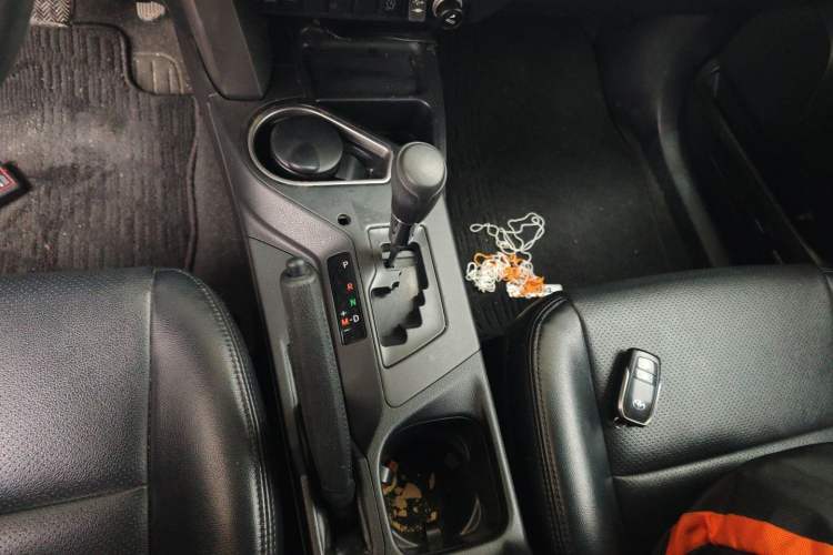 Used Toyota RAV4 2016 2.0L CVT Two-Wheel Drive Fashion Edition China V Standard