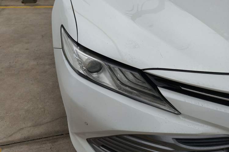 Used Toyota Camry 2018 2.5G Luxury Edition Right Front Headlight