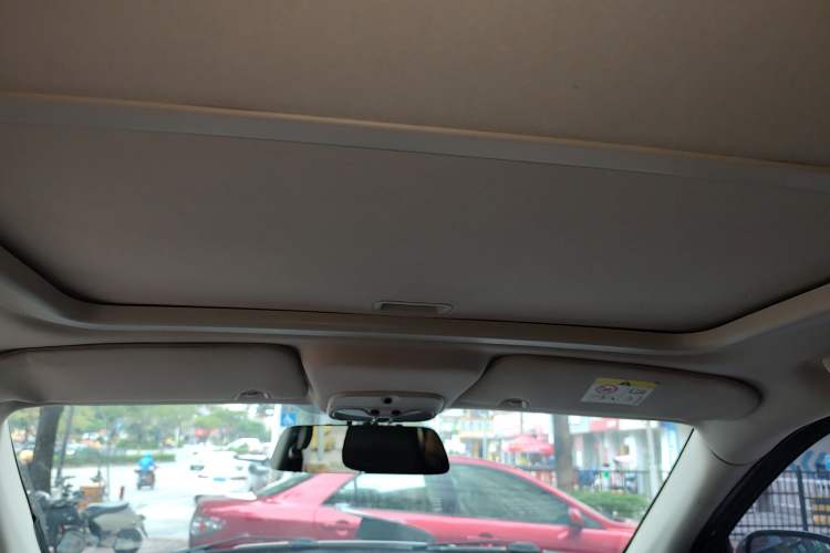 Used Jeep Compass 2013 2.0L two-wheel drive luxury version
