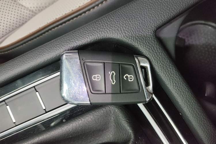 Used Volkswagen Magotan 2023 2 Million Units Commemorative Edition 330TSI DSG Luxury Version
