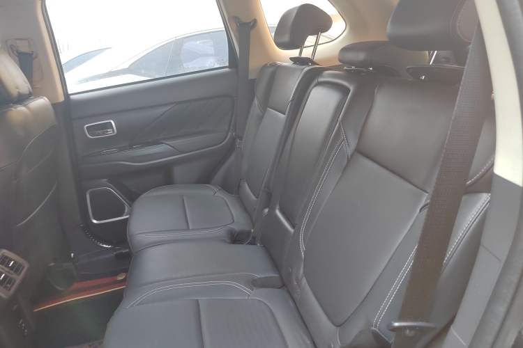 Used Mitsubishi Outlander 2020 2.0L Two-Wheel Drive Enjoyment Version 5 Seats
