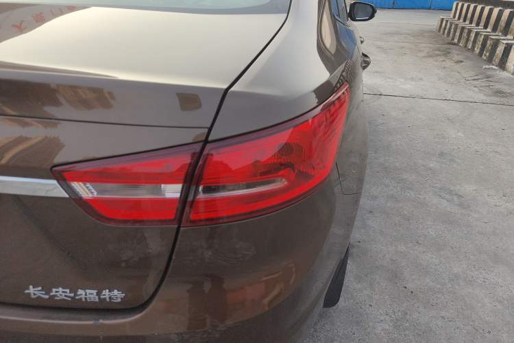 Used Ford Escort 2015 1.5L Automatic Fashion Model