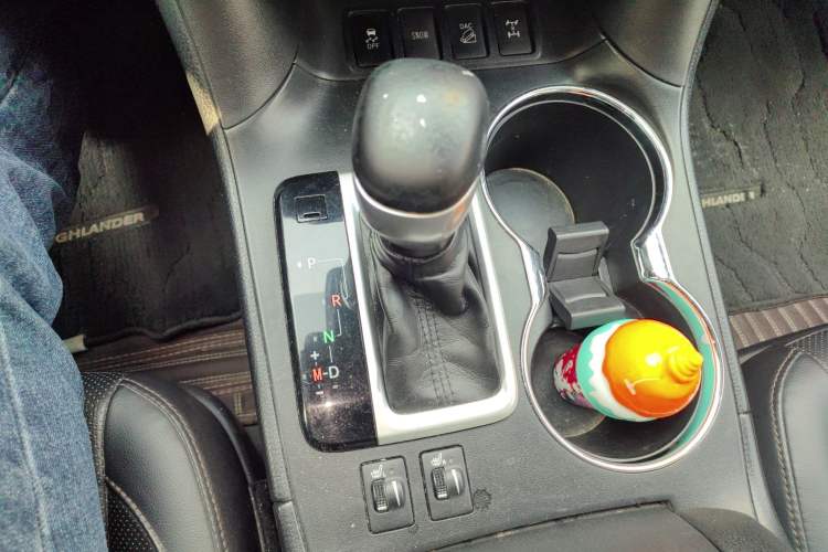 Used Toyota Highlander 2018 2.0T Four-Wheel Drive Luxury Version 7 Seats China VI Standard