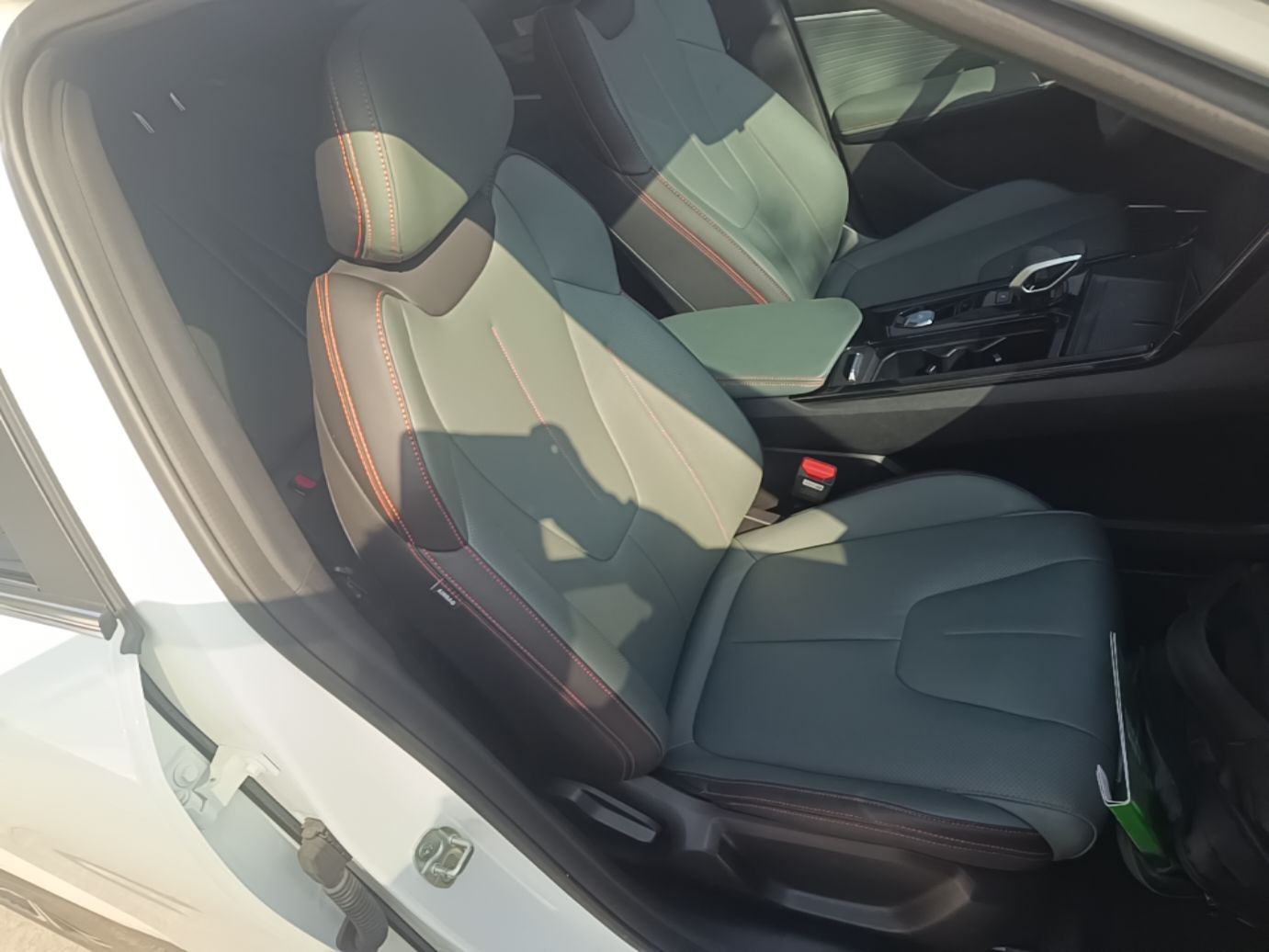 Geely Auto Emgrand X7 Sport 2024 1.5TD Dragon Edition — снимка 19