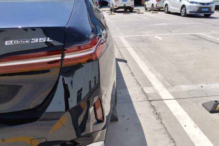 Used BMW i5 2025 eDrive 35L M Sport Package Right Rear Taillight