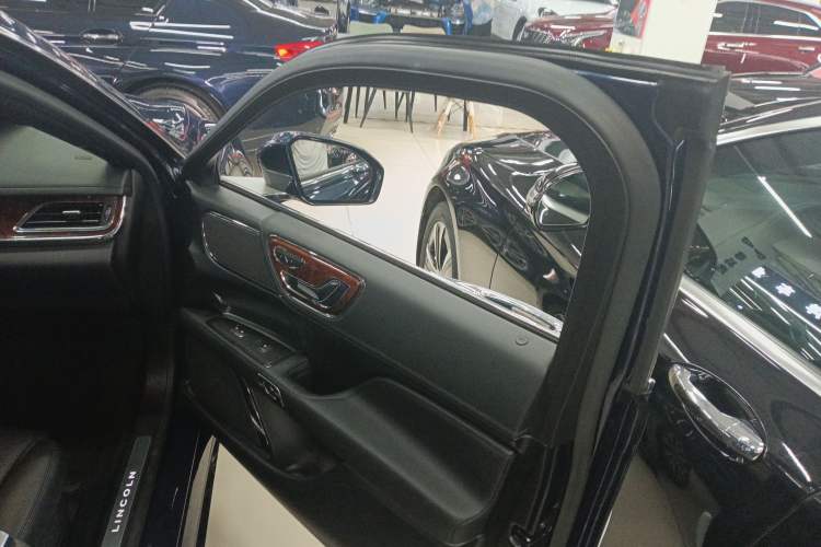 Used Lincoln Continental 2017 2.0T Two-Wheel Drive Deluxe Edition
