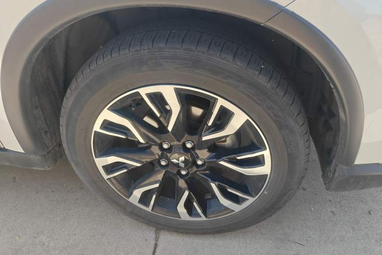 Used Mitsubishi Outlander 2019 2.4L 4x4 Zhi Xiang Edition 5 Seats China VI Standard