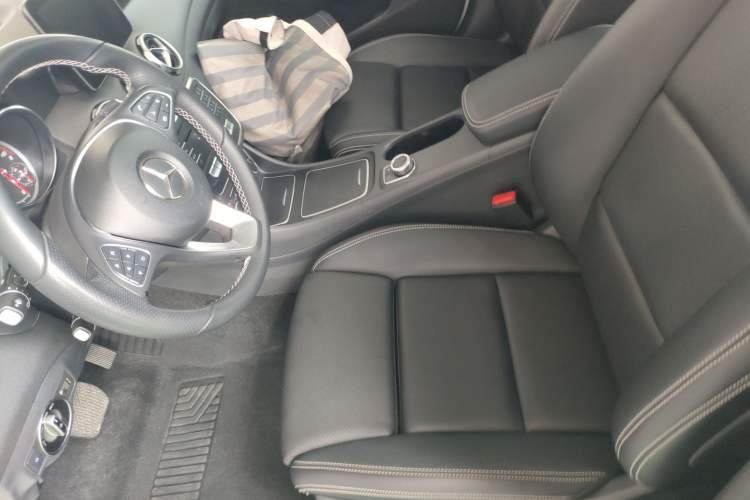 Used Mercedes-Benz GLA 2017 GLA 200 Sport Edition Left Front Seat